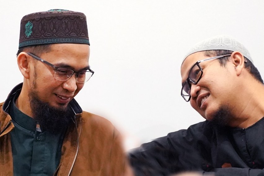 Di Hijrah Fest Ustadz Adi Hidayat Lakukan Sedekah Menakjubkan Di Hijrah Fest Ustadz Adi Hidayat Lakukan Sedekah Menakjubkan