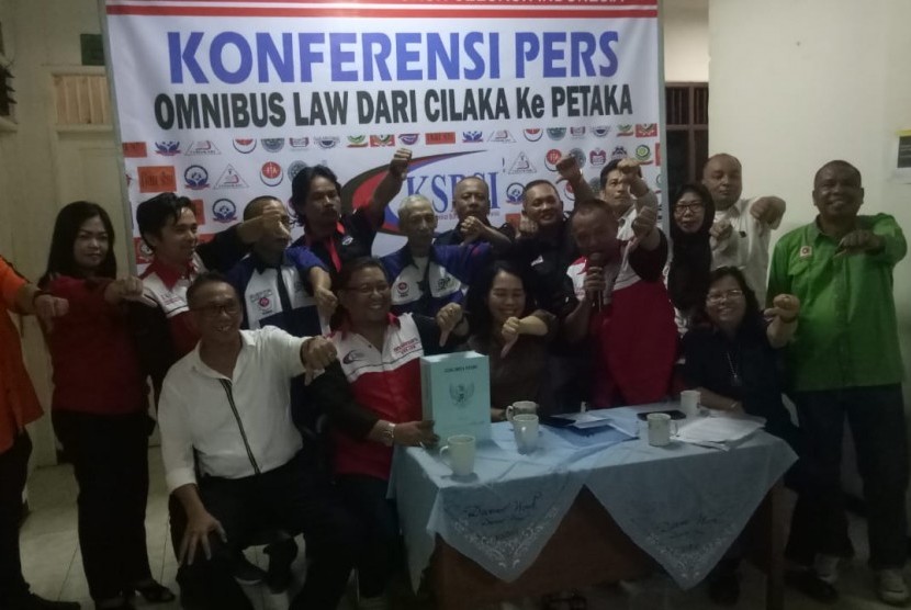 Buruh Pendukung Jokowi Tegas Menolak Omnibus Law