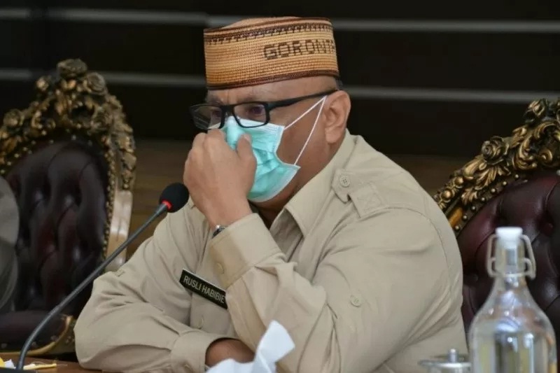Gubernur Gorontalo Rusli Habibie