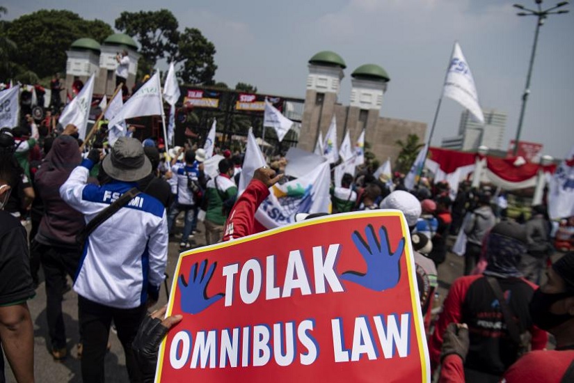 PKS Tolak Omnibus Law Ciptaker