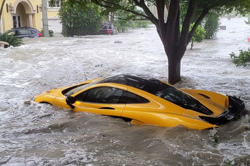 Mobil Kebanjiran