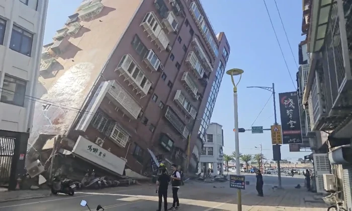 Gempa Taiwan Gedung Roboh